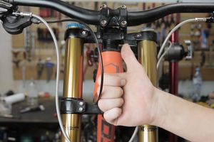 Як змастити амортизатори на велосипеді?